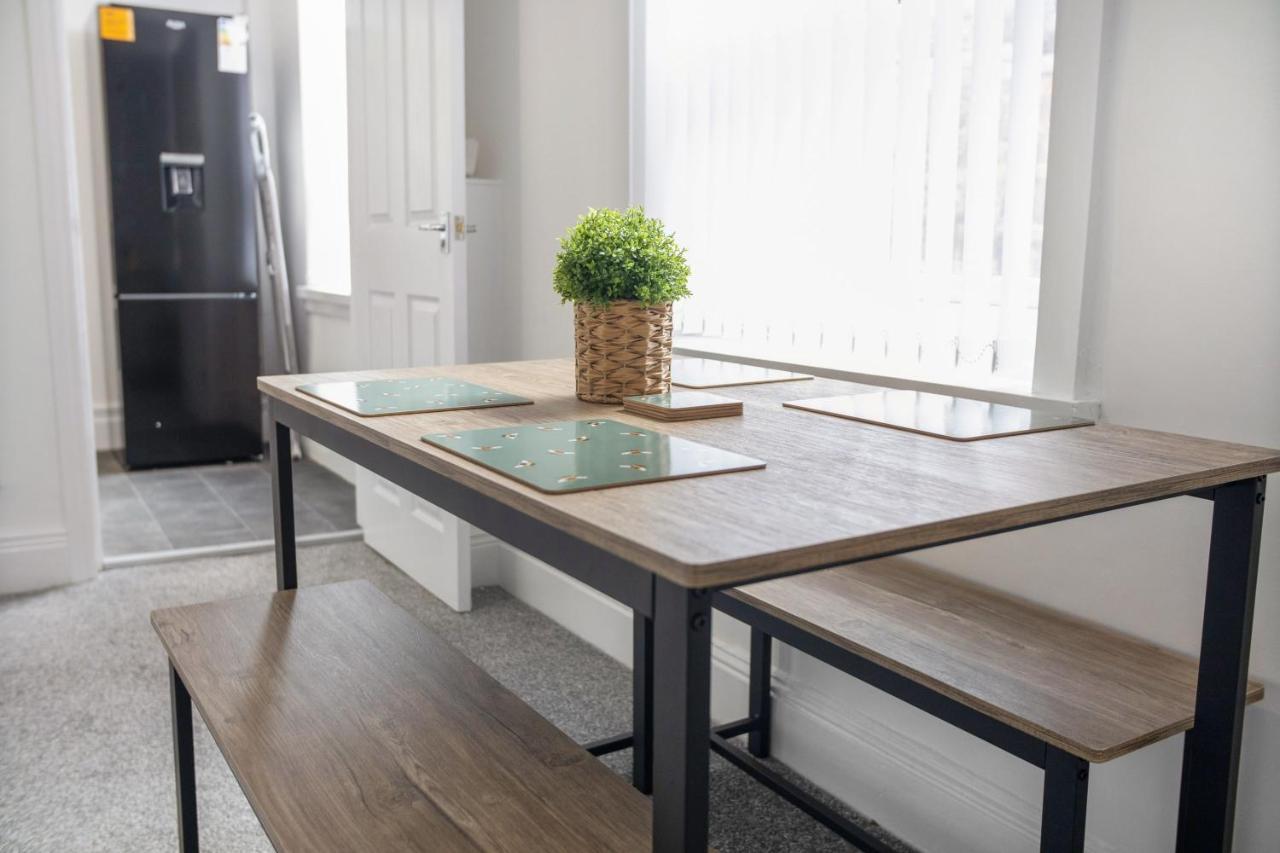 Stunning 4-Bedroom, 2 Bathrooms In Sunderland Sunderland  Kültér fotó