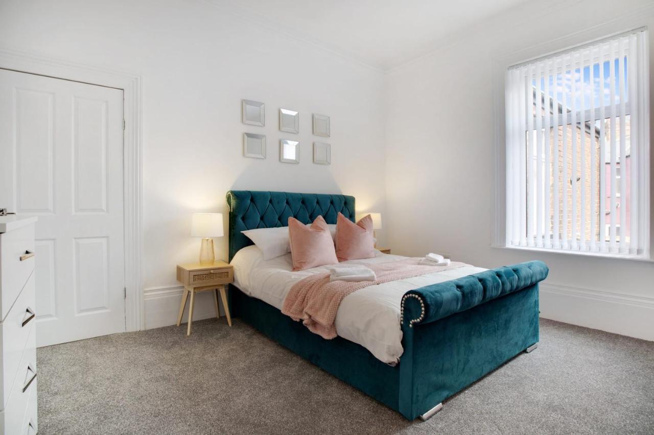 Stunning 4-Bedroom, 2 Bathrooms In Sunderland Sunderland  Kültér fotó